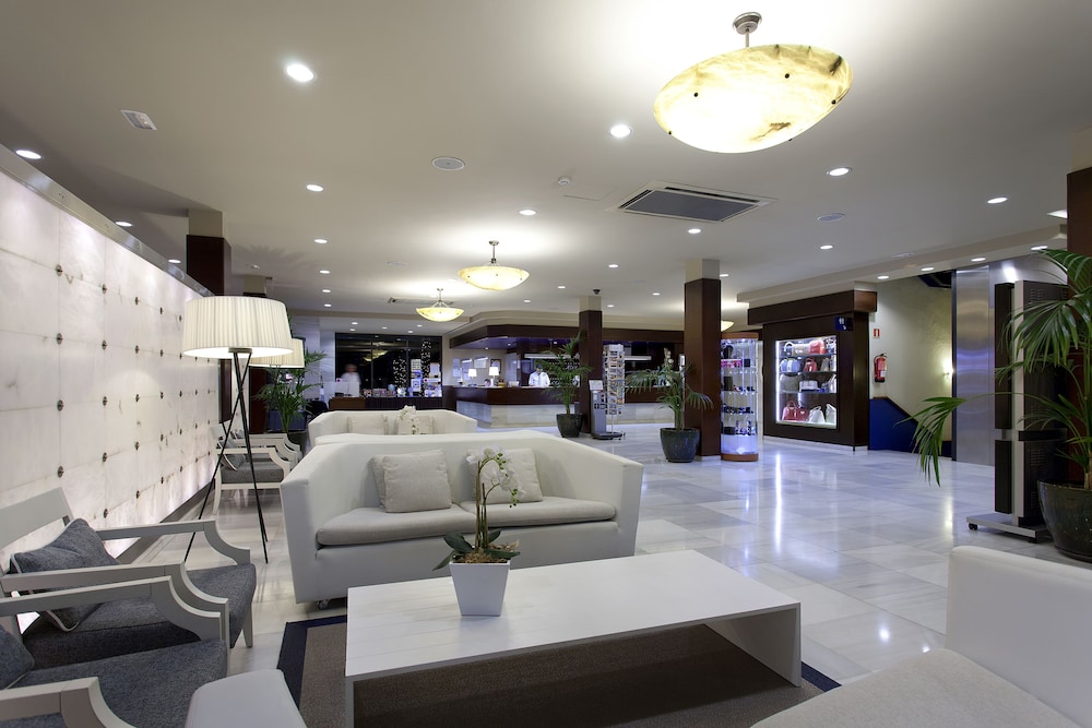 Anabel Hotel — Hotel building in Lloret de Mar, Catalonia