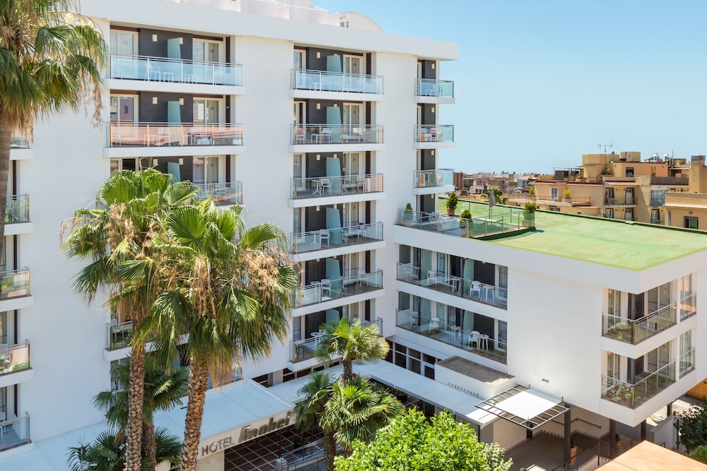 Anabel Hotel — Hotel building in Lloret de Mar, Catalonia