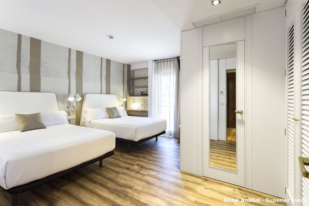 Anabel Hotel — Hotel rooms in Lloret de Mar, Catalonia