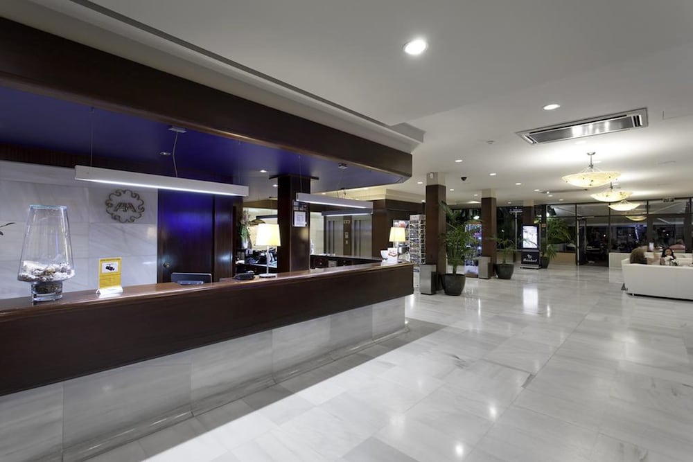 Anabel Hotel — Hotel building in Lloret de Mar, Catalonia