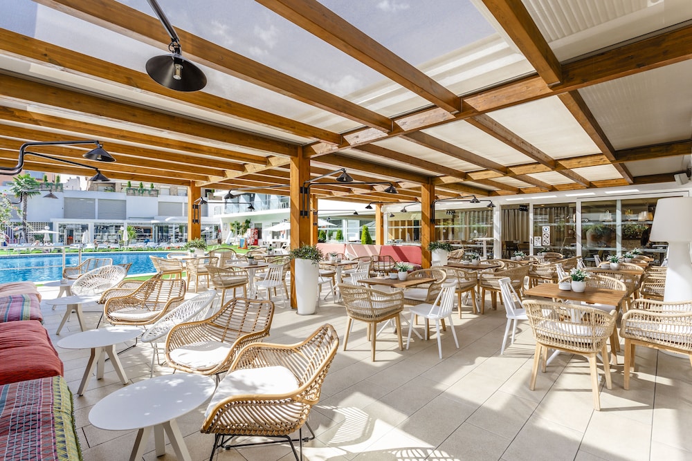 Anabel Hotel — Restaurant & bars in Lloret de Mar, Catalonia
