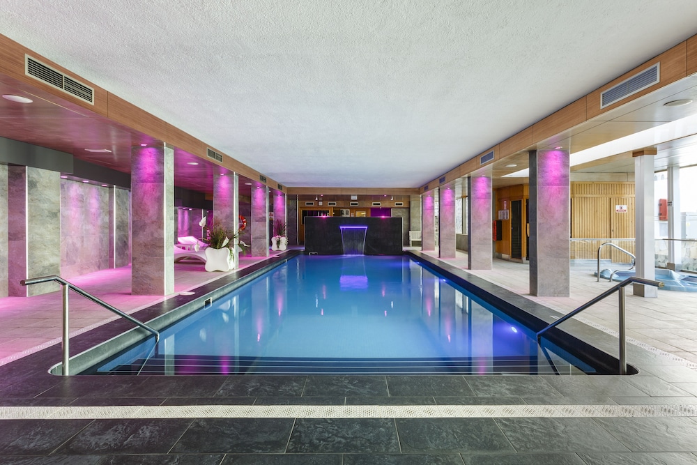 Anabel Hotel — Swimming pool in Lloret de Mar, Catalonia