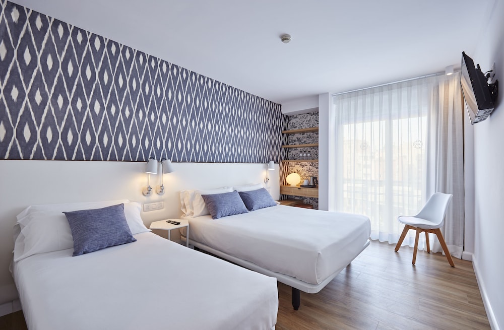 Anabel Hotel — Hotel rooms in Lloret de Mar, Catalonia