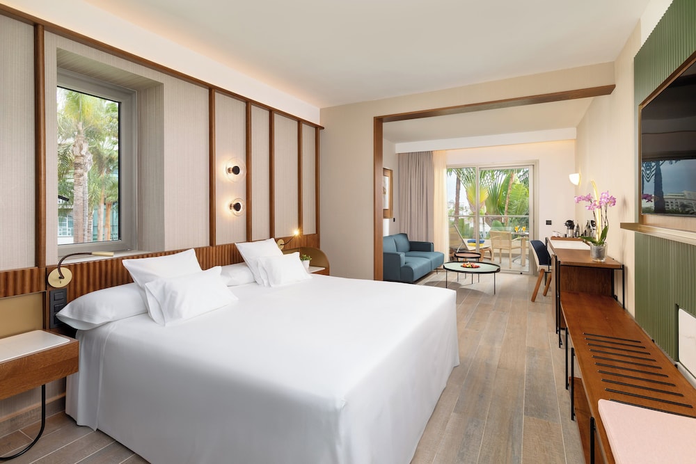 Hotel Jardines de Nivaria — Rooms in Costa Adeje, Canary Islands