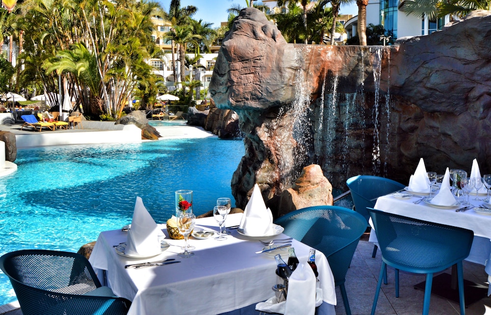 Hotel Jardines de Nivaria — Restaurant in Costa Adeje, Canary Islands
