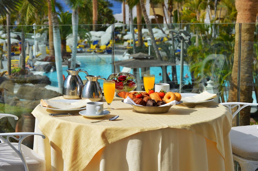 Hotel Jardines de Nivaria — Restaurant in Costa Adeje, Canary Islands