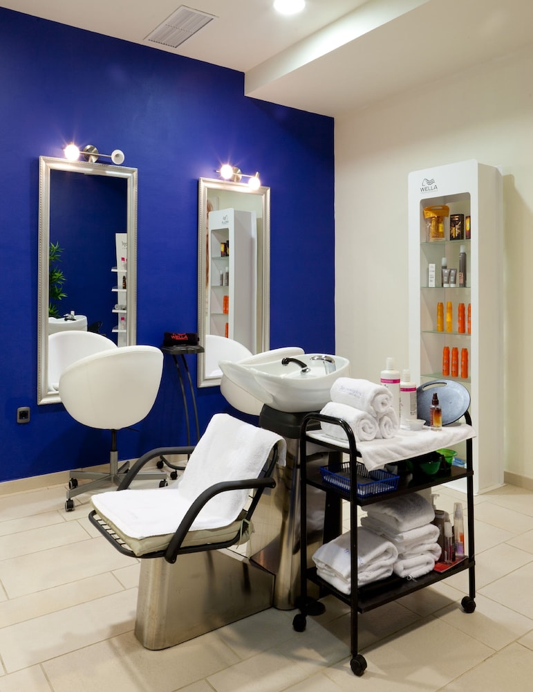 Hotel Jardines de Nivaria — Facilities in Costa Adeje, Canary Islands