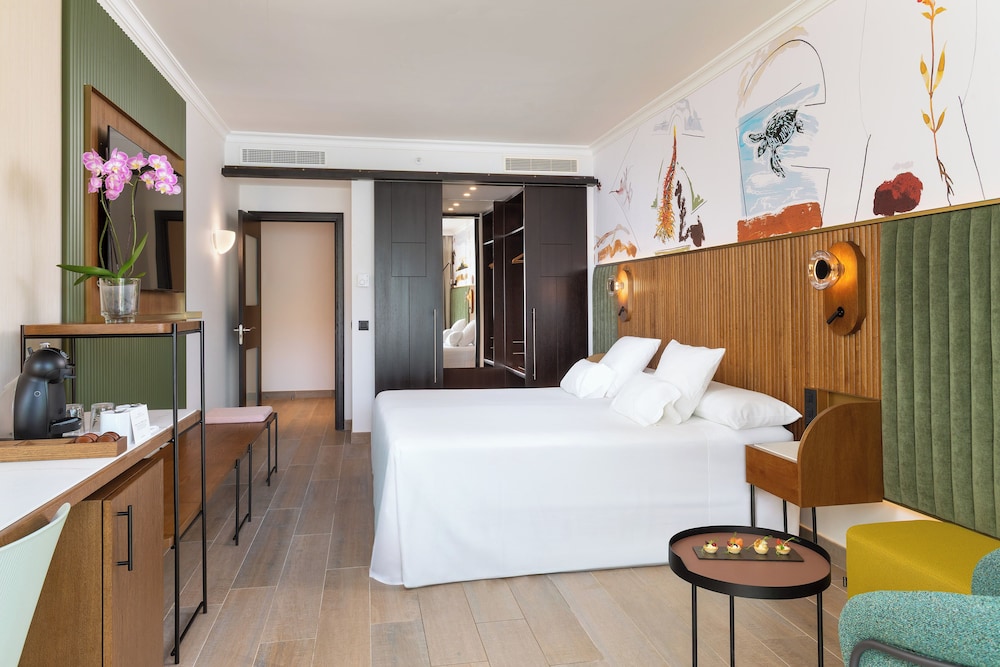 Hotel Jardines de Nivaria — Rooms in Costa Adeje, Canary Islands