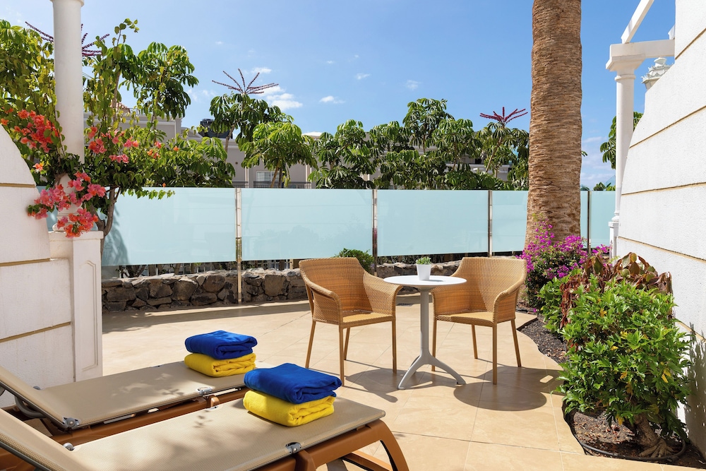 Hotel Jardines de Nivaria — Rooms in Costa Adeje, Canary Islands