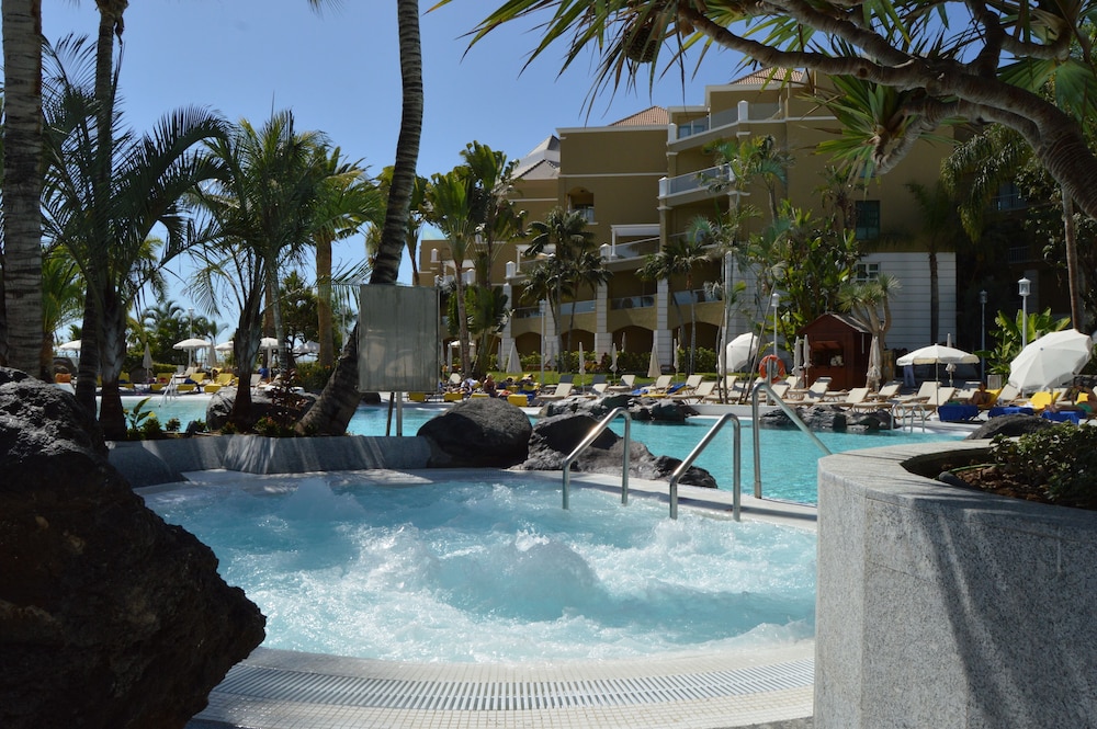 Hotel Jardines de Nivaria — Pool in Costa Adeje, Canary Islands