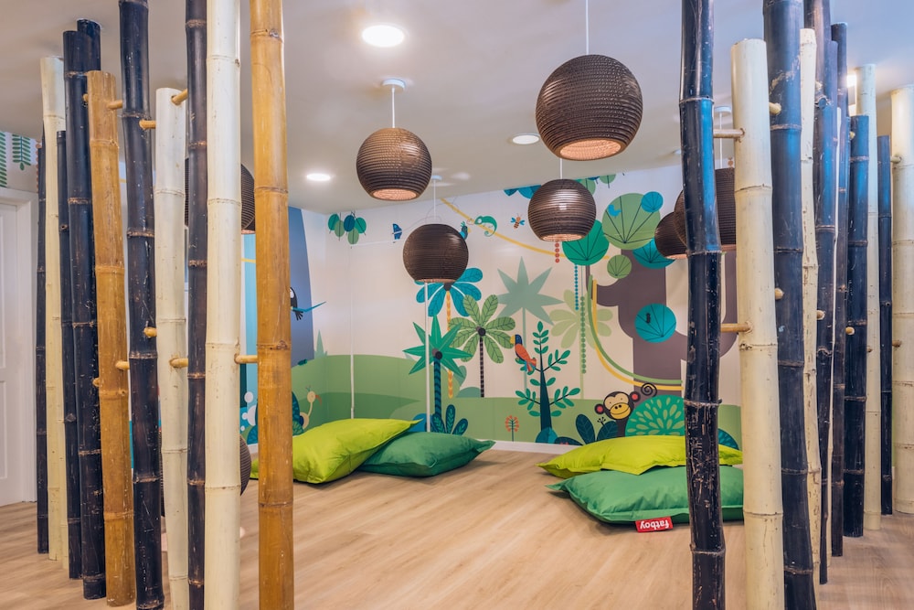 Iberostar Waves Bouganville Playa — Attractions for children in Costa Adeje, Canary Islands
