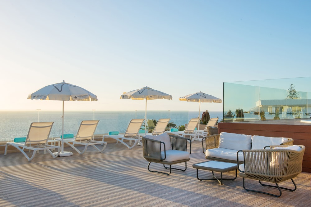 Iberostar Waves Bouganville Playa — Restaurant & bars in Costa Adeje, Canary Islands