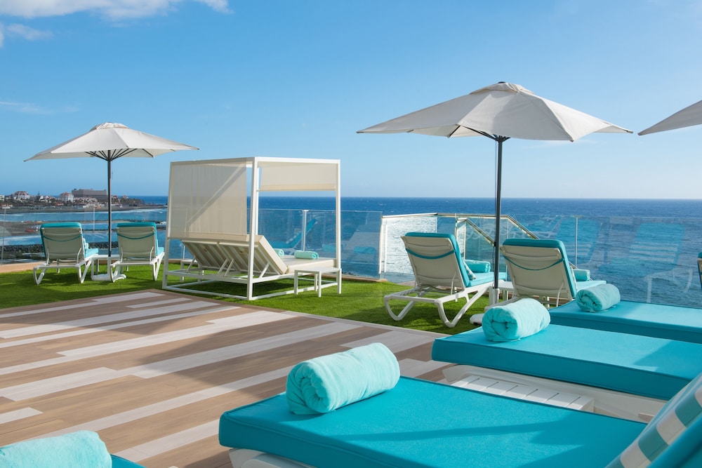 Iberostar Waves Bouganville Playa — Beach in Costa Adeje, Canary Islands
