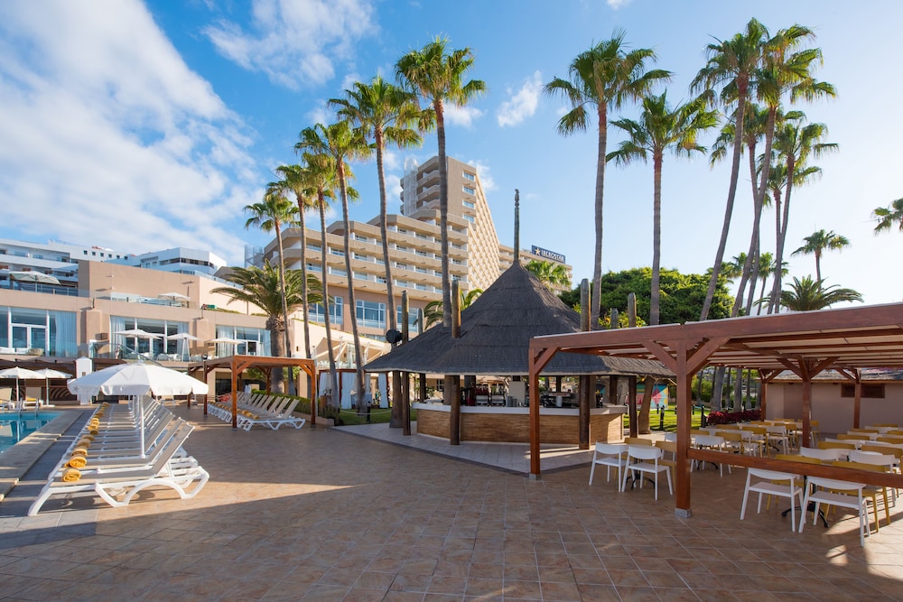 Iberostar Waves Bouganville Playa — Restaurant & bars in Costa Adeje, Canary Islands