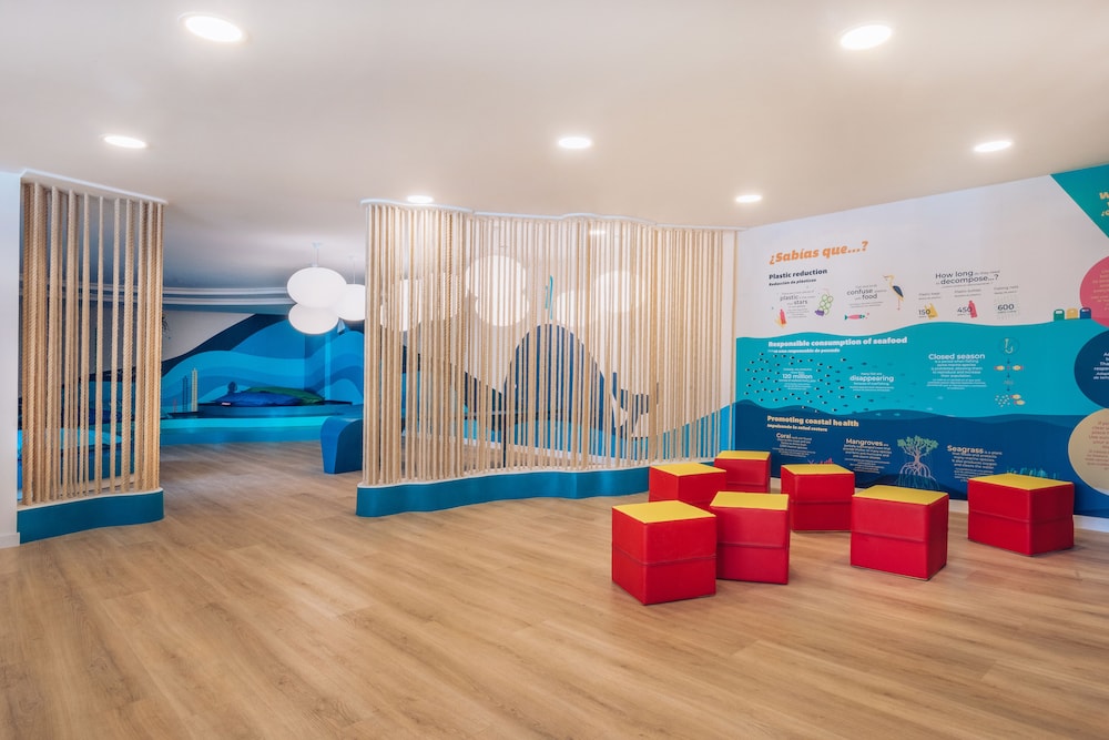 Iberostar Waves Bouganville Playa — Attractions for children in Costa Adeje, Canary Islands