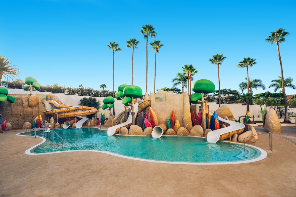 Iberostar Waves Bouganville Playa — Attractions for children in Costa Adeje, Canary Islands