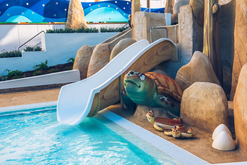 Iberostar Waves Bouganville Playa — Attractions for children in Costa Adeje, Canary Islands