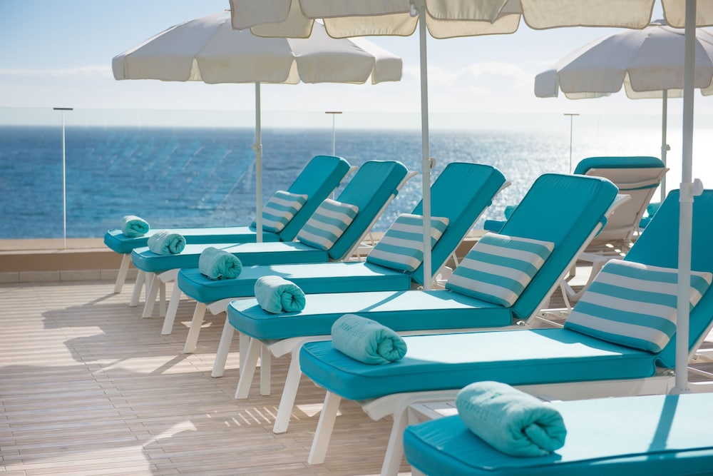Iberostar Waves Bouganville Playa — Beach in Costa Adeje, Canary Islands