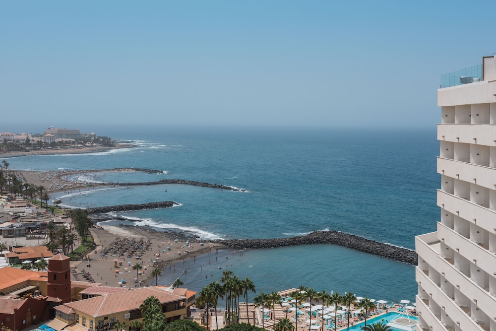 Iberostar Waves Bouganville Playa — Beach in Costa Adeje, Canary Islands