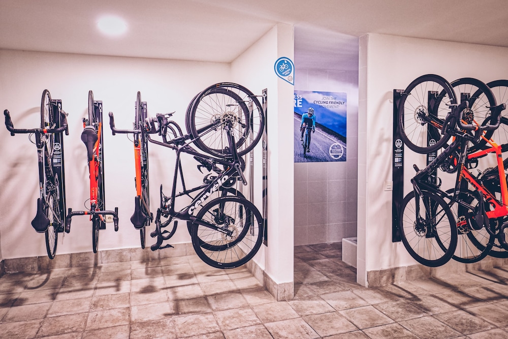 Iberostar Waves Bouganville Playa — Sports & recreation in Costa Adeje, Canary Islands