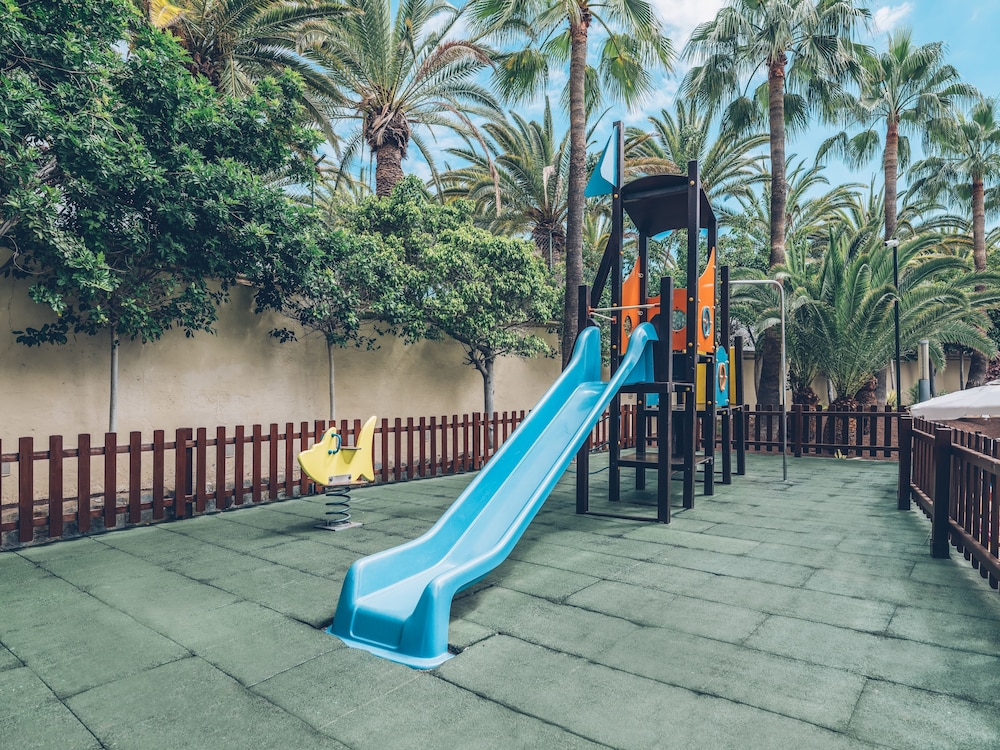 Iberostar Waves Las Dalias -All Inclusive — Attractions for children in Costa Adeje, Canary Islands