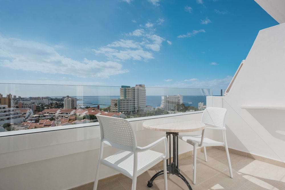 Iberostar Waves Las Dalias -All Inclusive — Hotel rooms in Costa Adeje, Canary Islands