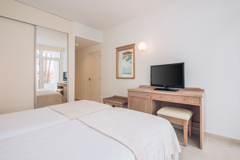 Iberostar Waves Las Dalias -All Inclusive — Hotel rooms in Costa Adeje, Canary Islands
