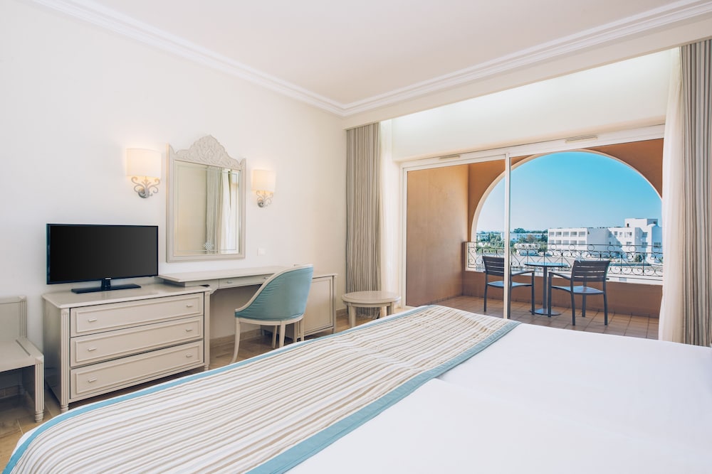 Iberostar Waves Averroes — Hotel rooms in Hammamet, Nabeul