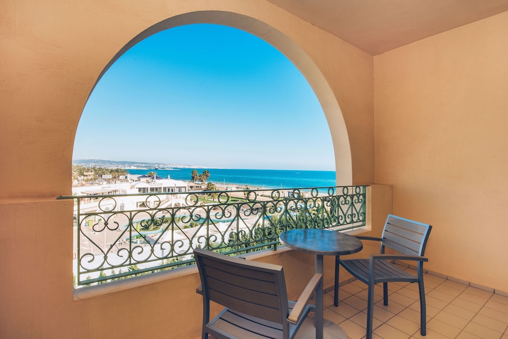 Iberostar Waves Averroes — Hotel rooms in Hammamet, Nabeul