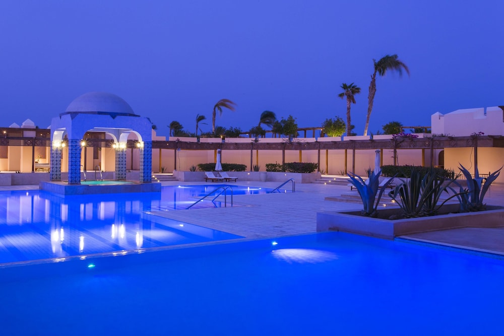 Kempinski Hotel Soma Bay — Swimming pool in Soma Bay, Red Sea