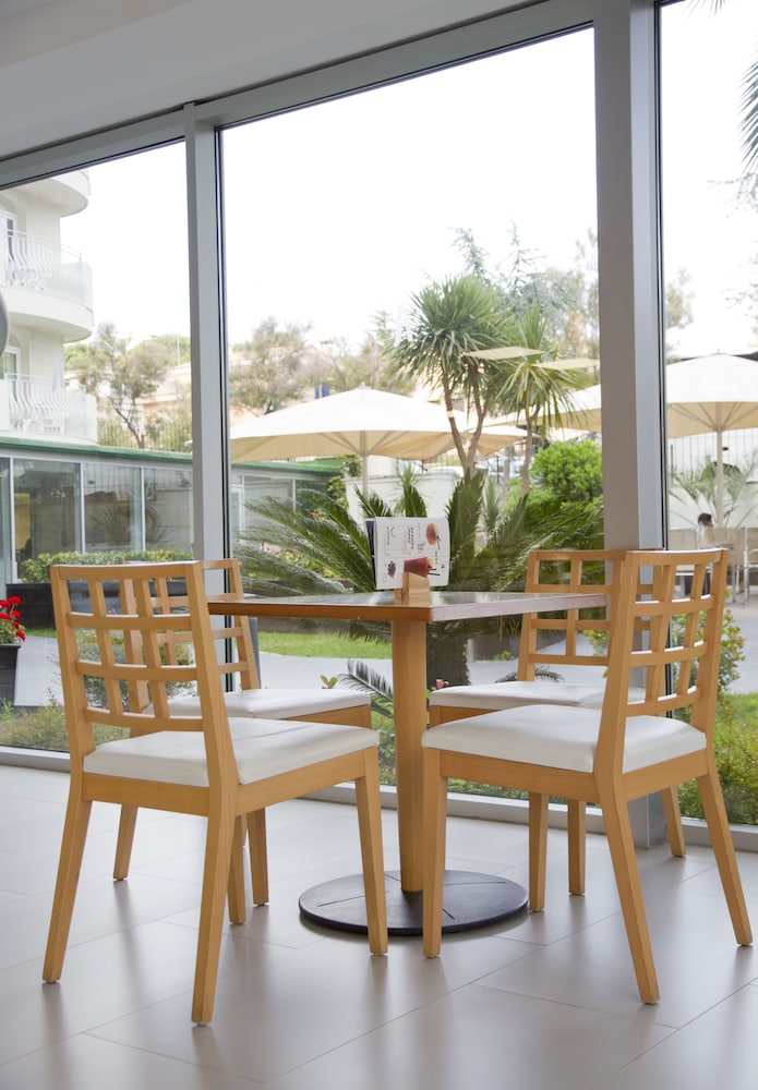 ALEGRIA Fenals Mar — Restaurant & bars in Lloret de Mar, Catalonia