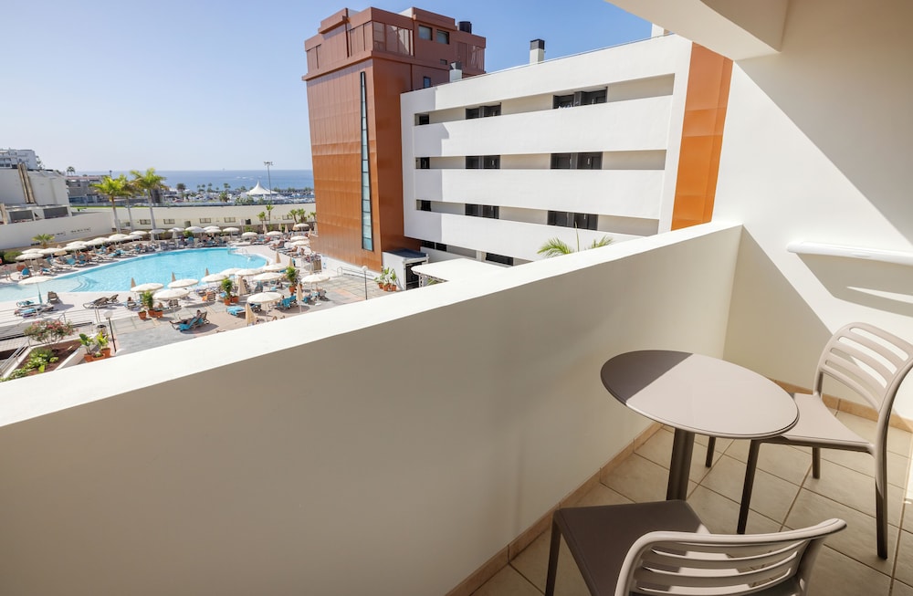 AluaSoul Costa Adeje- Adults Only - Hyatt Inclusive Collection — Swimming pool in Costa Adeje, Canary Islands