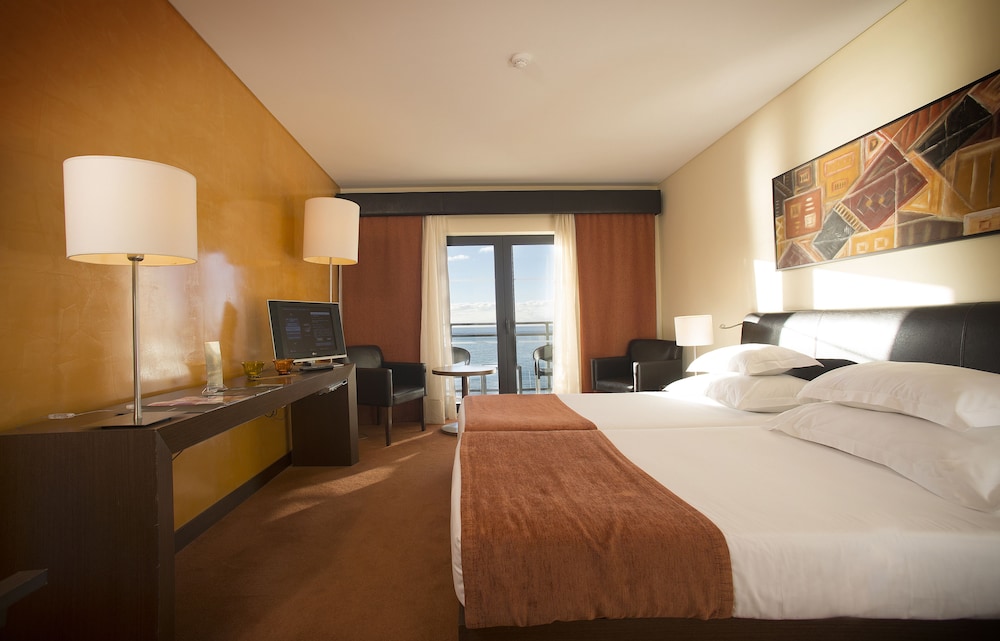 Vila Gale Santa Cruz Resort Hotel — Hotel rooms in Santa Cruz, Madeira