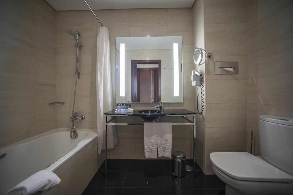 Vila Gale Santa Cruz Resort Hotel — Hotel rooms in Santa Cruz, Madeira