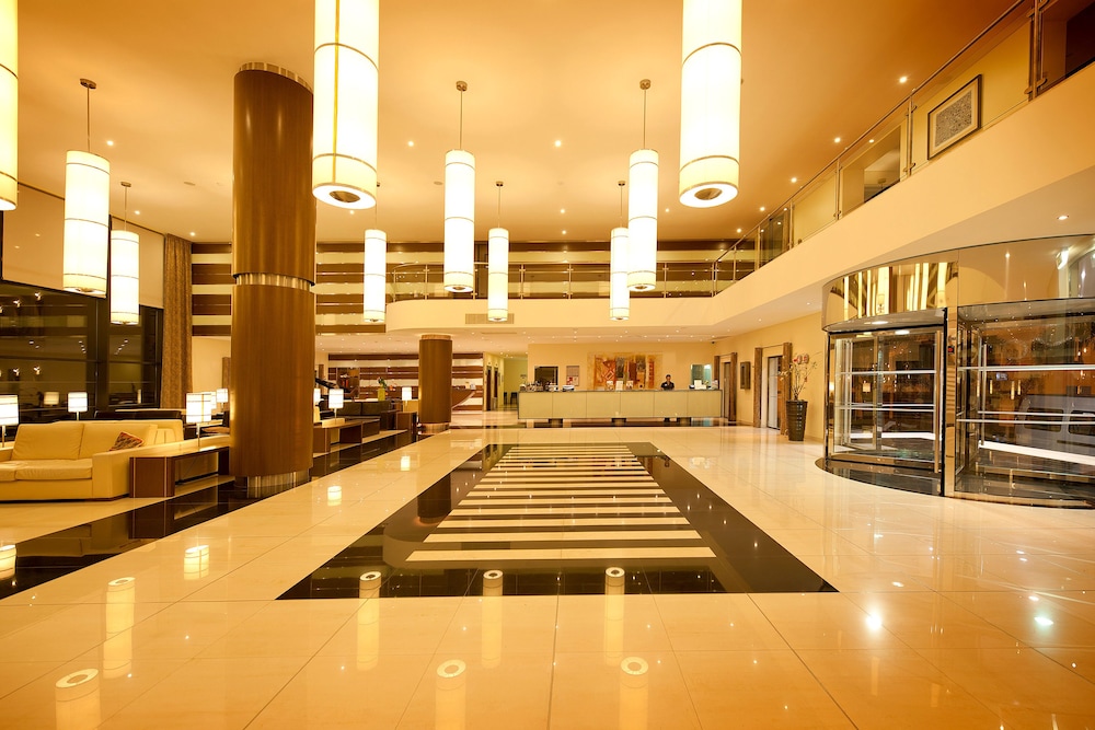 Vila Gale Santa Cruz Resort Hotel — Hotel building in Santa Cruz, Madeira