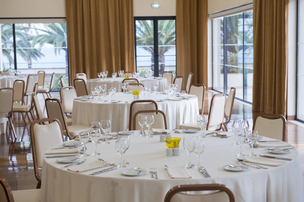 Vila Gale Santa Cruz Resort Hotel — Restaurant & bars in Santa Cruz, Madeira