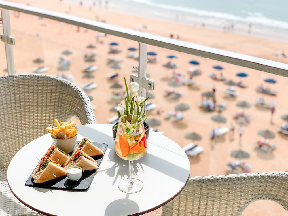Hotel Sol e Mar - Adults Only — Beach in Albufeira, Faro