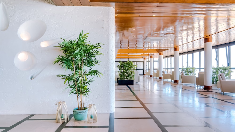 Hotel Sol e Mar - Adults Only — Hotel building in Albufeira, Faro