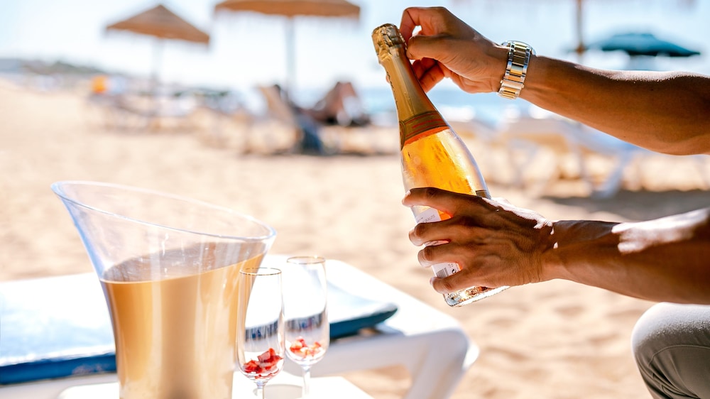 Hotel Sol e Mar - Adults Only — Beach in Albufeira, Faro