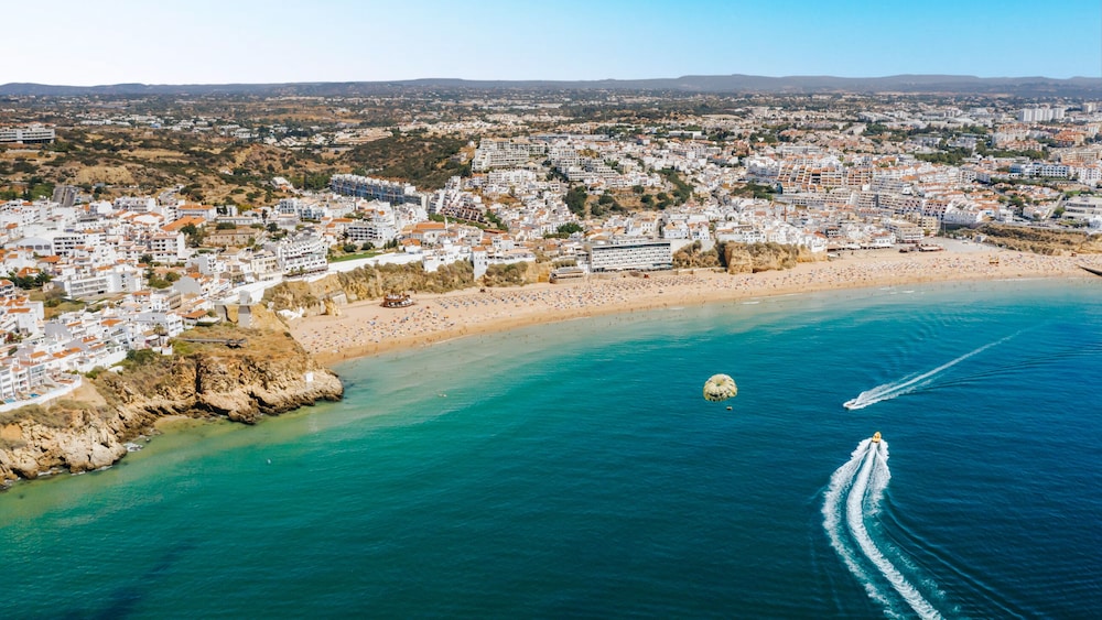 Hotel Sol e Mar - Adults Only — Beach in Albufeira, Faro