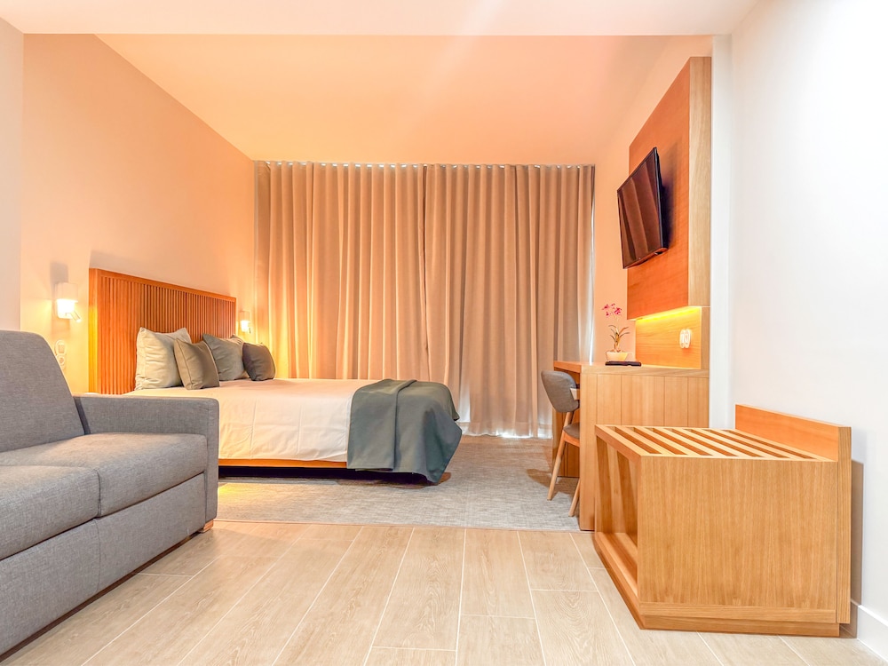 Hotel Sol e Mar - Adults Only — Hotel rooms in Albufeira, Faro