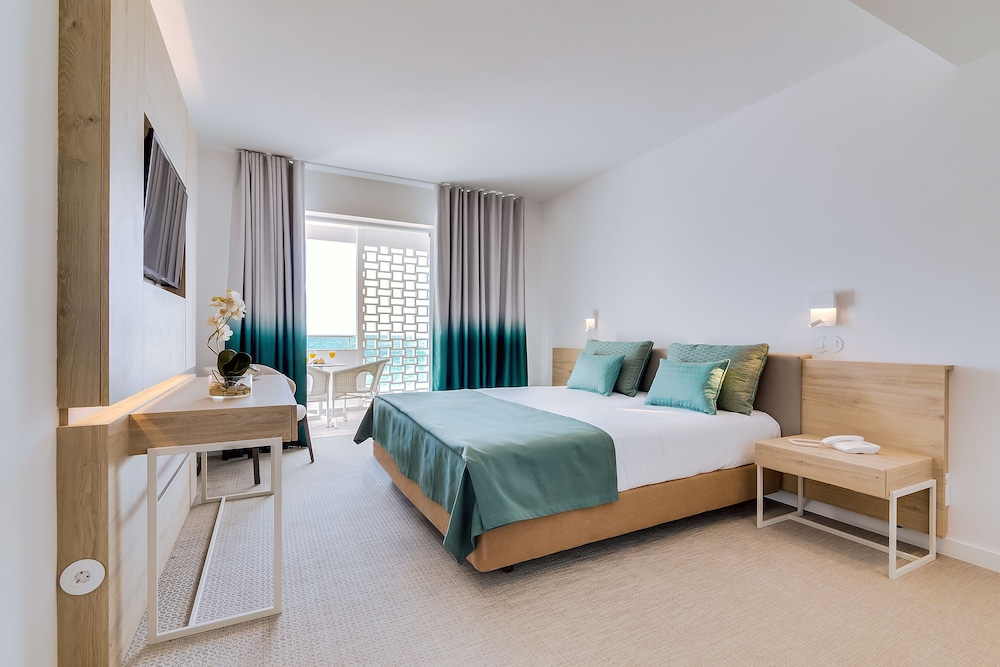 Hotel Sol e Mar - Adults Only — Hotel rooms in Albufeira, Faro