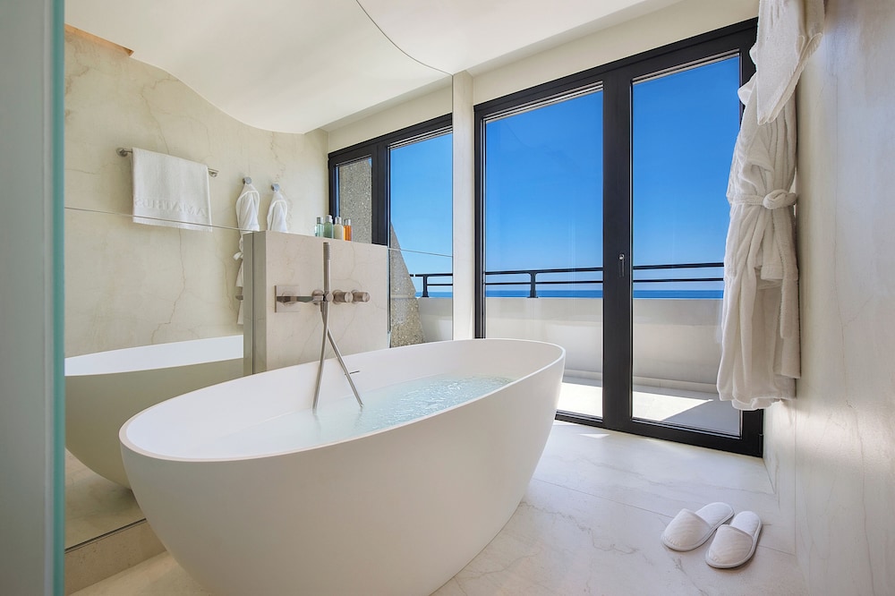 Amathus Beach Hotel Limassol — Hotel rooms in Limassol, Limassol Region
