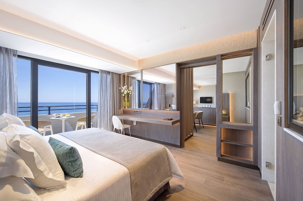 Amathus Beach Hotel Limassol — Hotel rooms in Limassol, Limassol Region