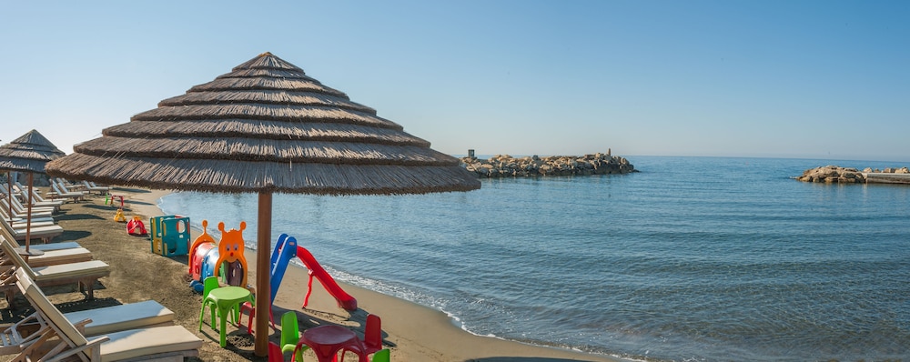 Amathus Beach Hotel Limassol — Beach in Limassol, Limassol Region