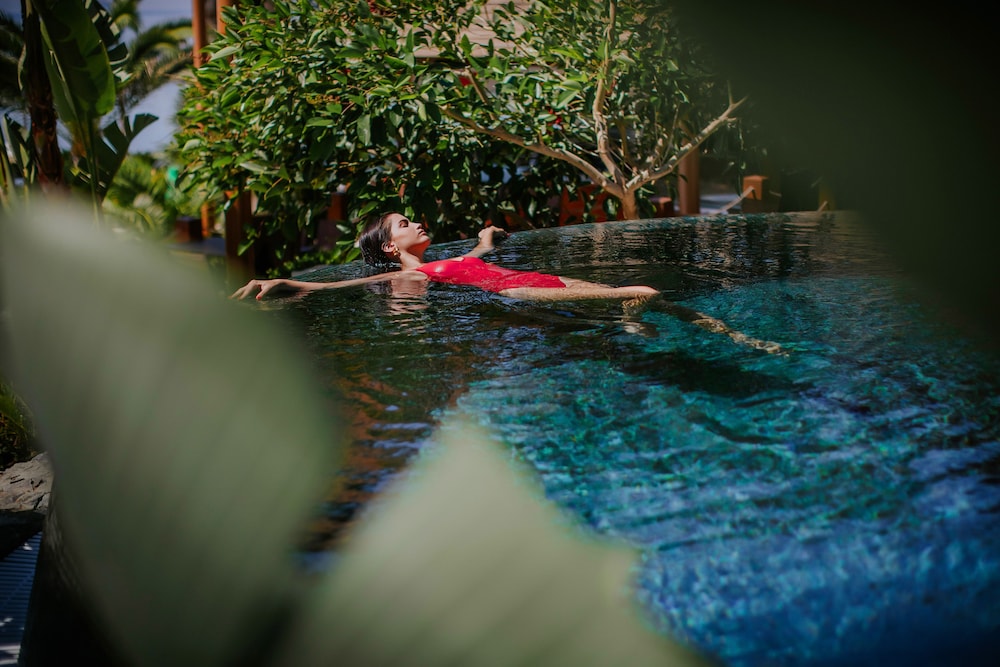 Amathus Beach Hotel Limassol — Swimming pool in Limassol, Limassol Region