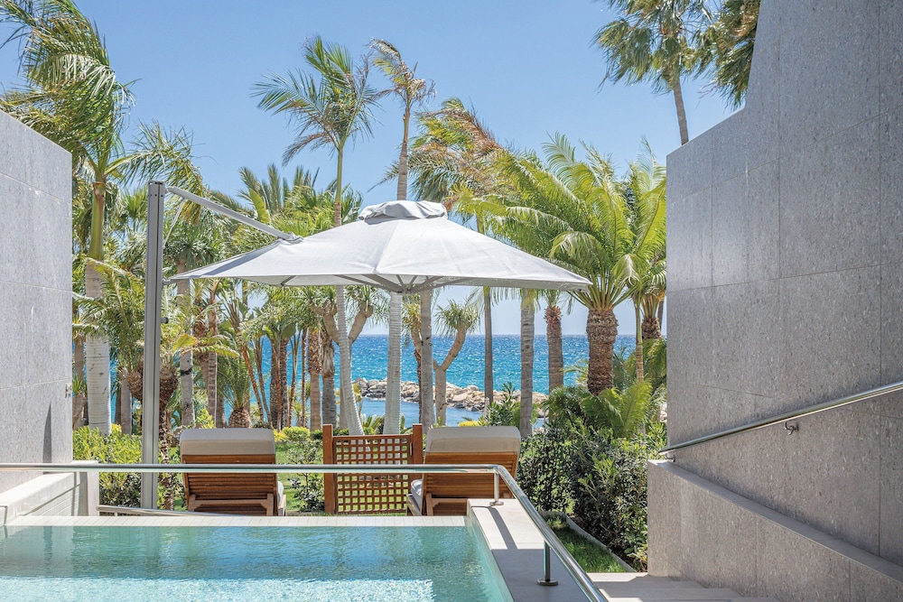 Amathus Beach Hotel Limassol — Swimming pool in Limassol, Limassol Region