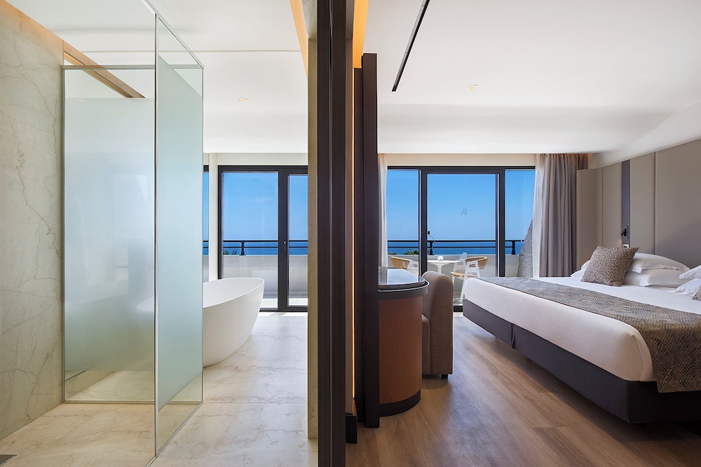 Amathus Beach Hotel Limassol — Hotel rooms in Limassol, Limassol Region