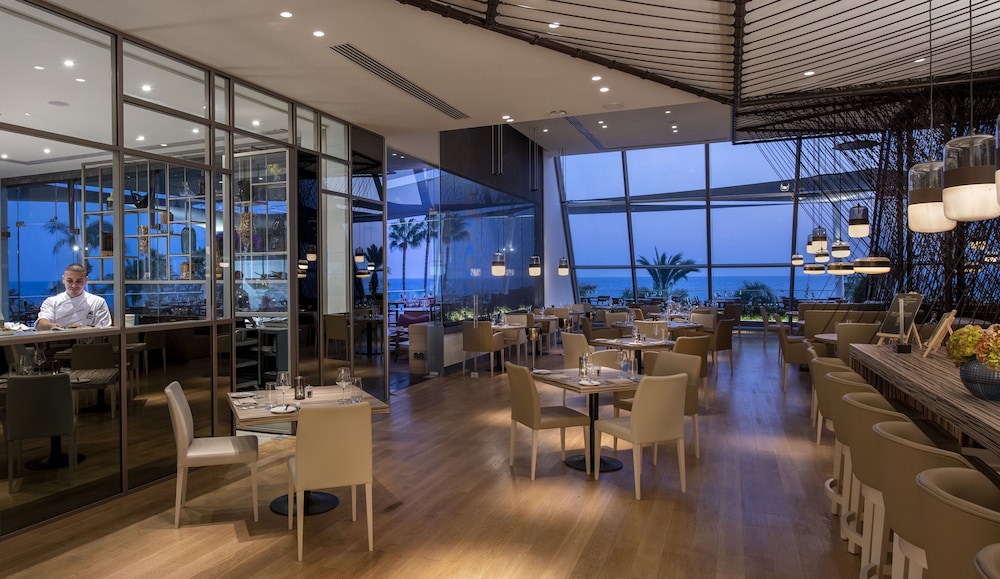 Amathus Beach Hotel Limassol — Restaurant & bars in Limassol, Limassol Region