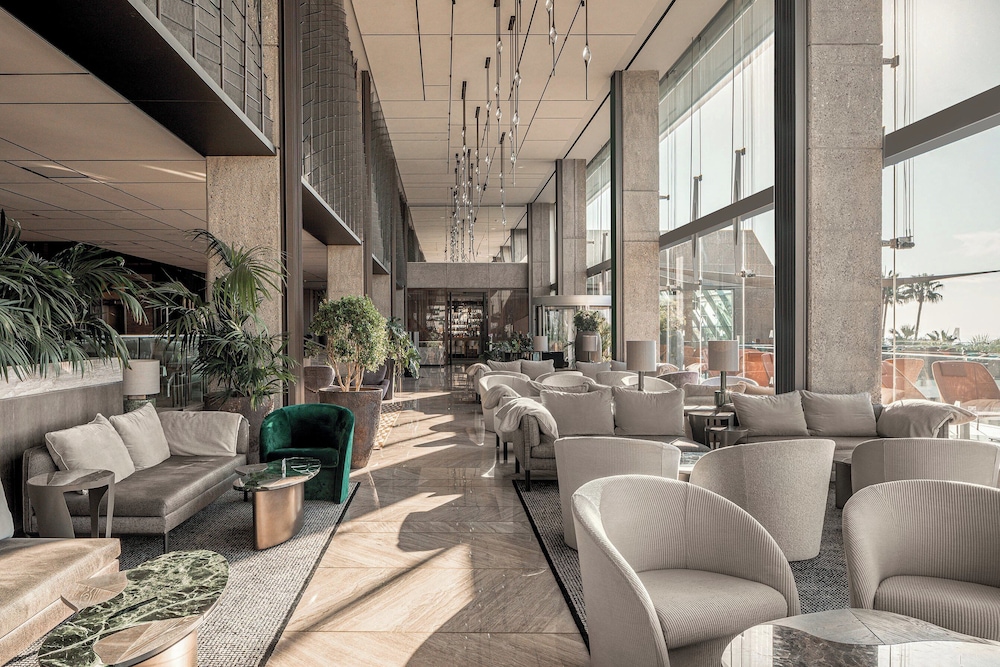 Amathus Beach Hotel Limassol — Restaurant & bars in Limassol, Limassol Region